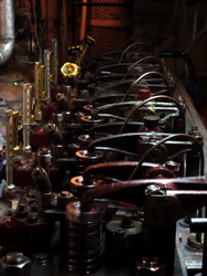 SKL 6NVD36 (sechs Zylinder Reihenmotor mit 36 cm Hub) für 200 kW Leistung